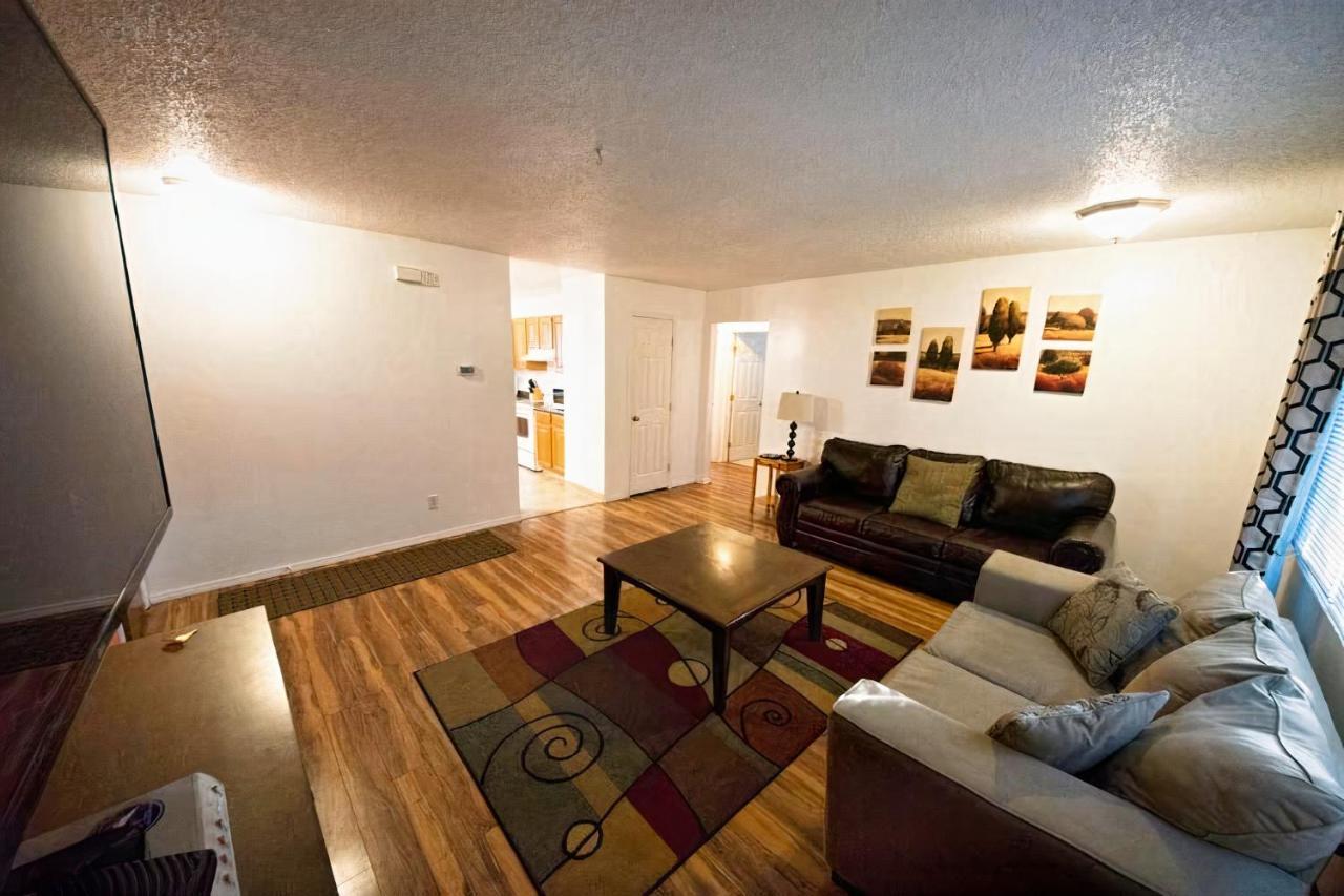Stay Anchorage! Furnished Two Bedroom Apartments With High Speed Wifi ภายนอก รูปภาพ