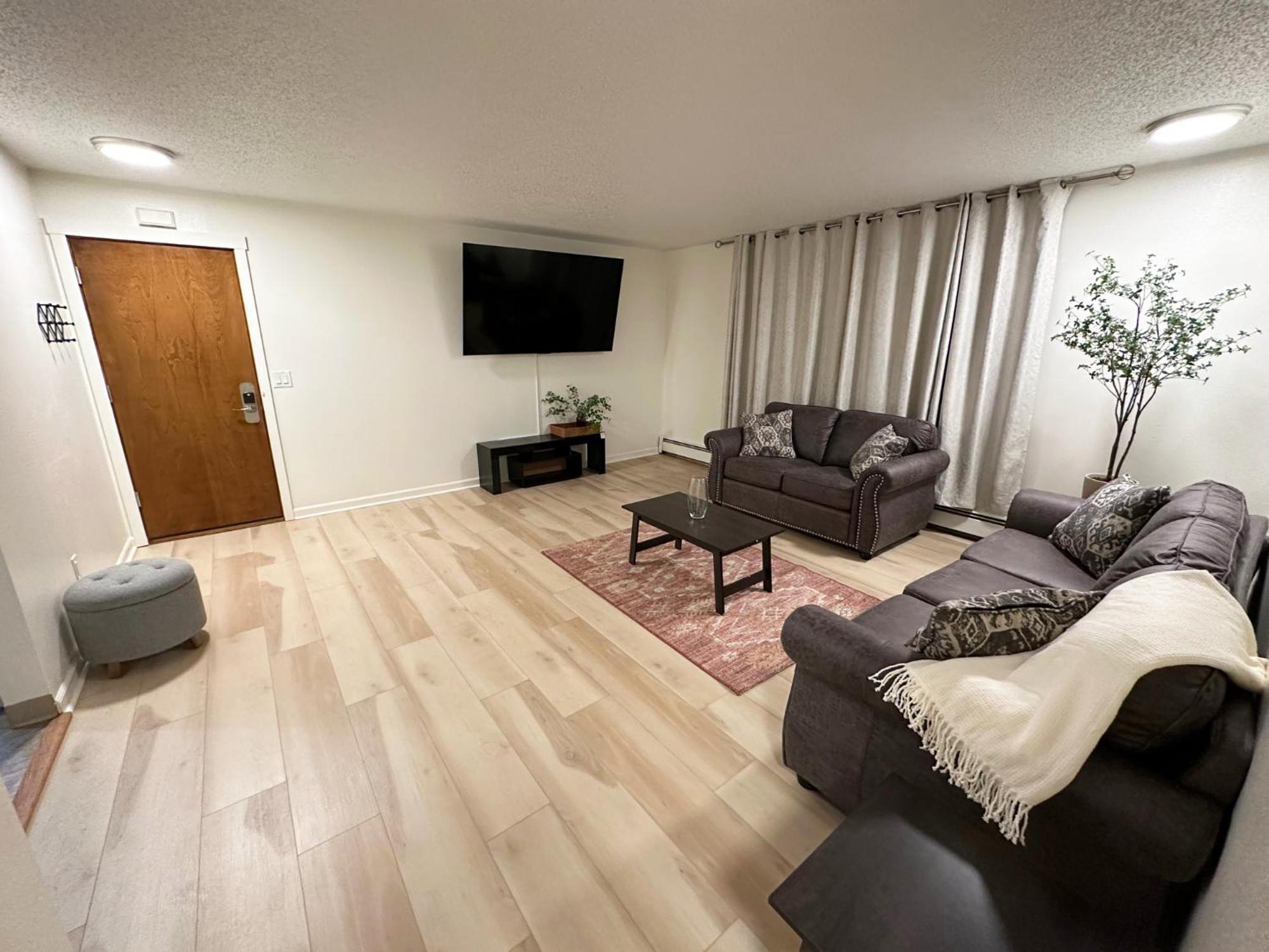 Stay Anchorage! Furnished Two Bedroom Apartments With High Speed Wifi ภายนอก รูปภาพ