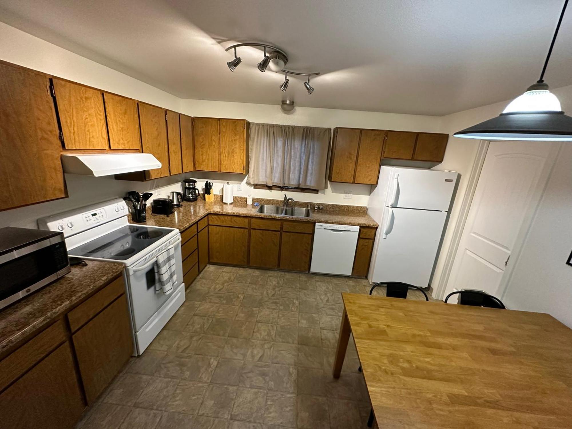 Stay Anchorage! Furnished Two Bedroom Apartments With High Speed Wifi ภายนอก รูปภาพ